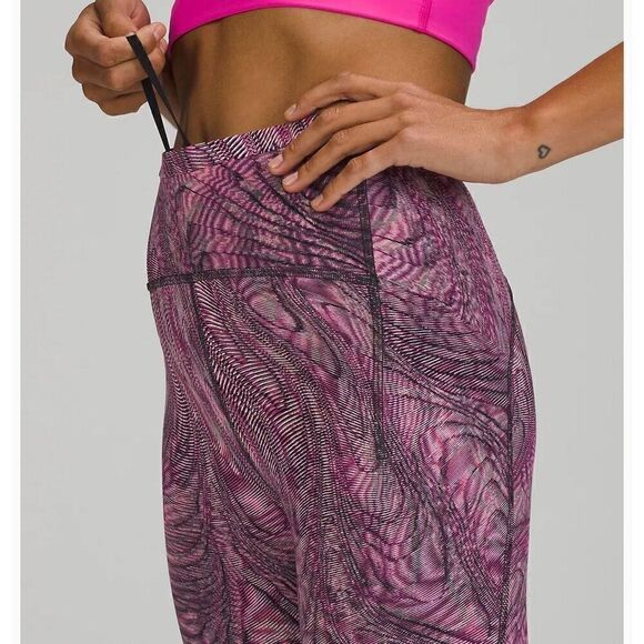 Lululemon Swift Speed High-Rise Tight 28" size 2 - Picture 3 of 6